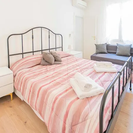 012b - Loft, Casa In Centro Con Terrazza Gigante Privata, 100metri Da Spiaggia E Mare