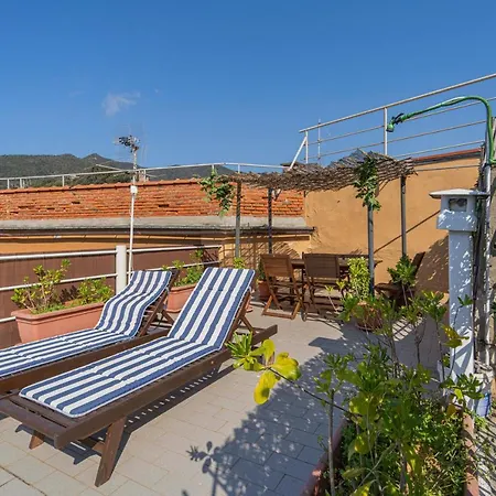 012b - Loft, Casa In Centro Con Terrazza Gigante Privata, 100metri Da Spiaggia E Mare Moneglia