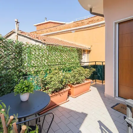012b - Loft, Casa In Centro Con Terrazza Gigante Privata, 100metri Da Spiaggia E Mare